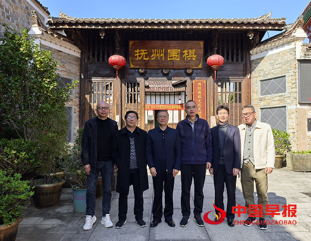 1744789653777031.png 3谭文革合影.png