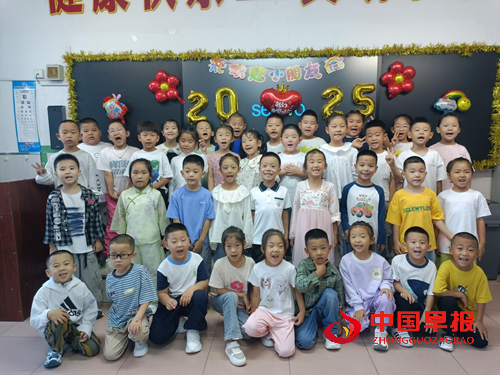 用爱与细节点亮成长，以心育心获家长点赞(图1)