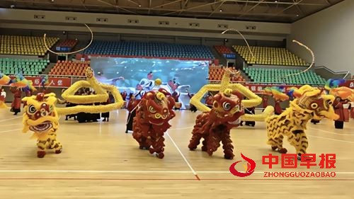 2025年全国老年人健身广场舞大联动湖北主会场(宜昌)活动盛大启幕, 三峡满江红艺术团《舞动宜昌》震撼全场(图7) 2025年全国老年人健身广场舞大联动湖北主会场(宜昌)活动盛大启幕, 三峡满江红艺术团《舞动宜昌》震撼全场(图7)